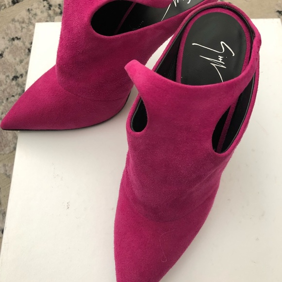Brand new Giuseppe Zanotti fuchsia heels.